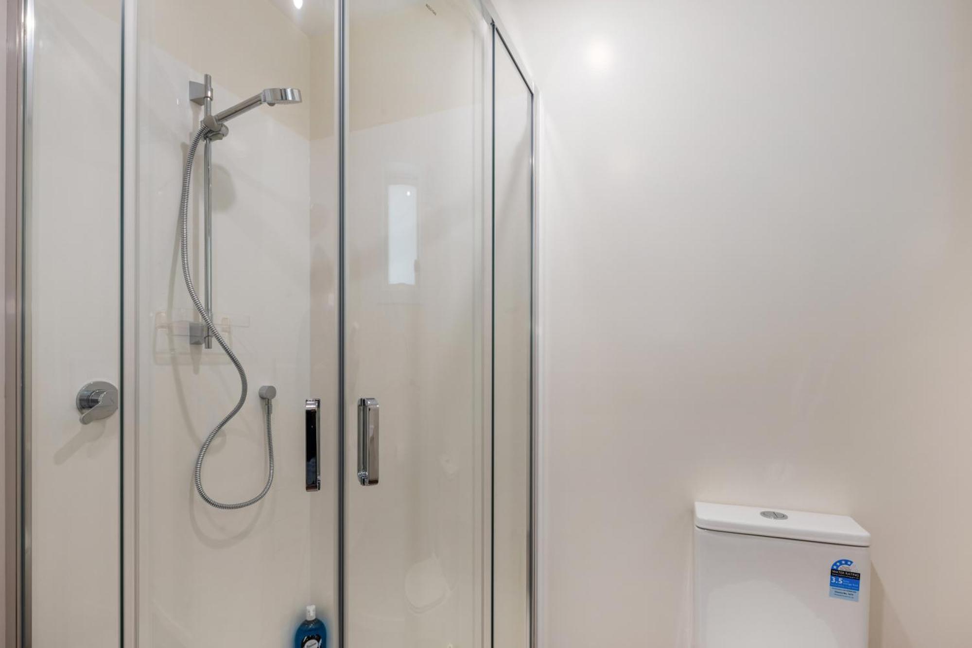 Stunning View, Privacy, Close To Ferry & Brand-New Wellington Luaran gambar